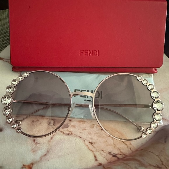 Fendi authentic women sunglasses main image 10